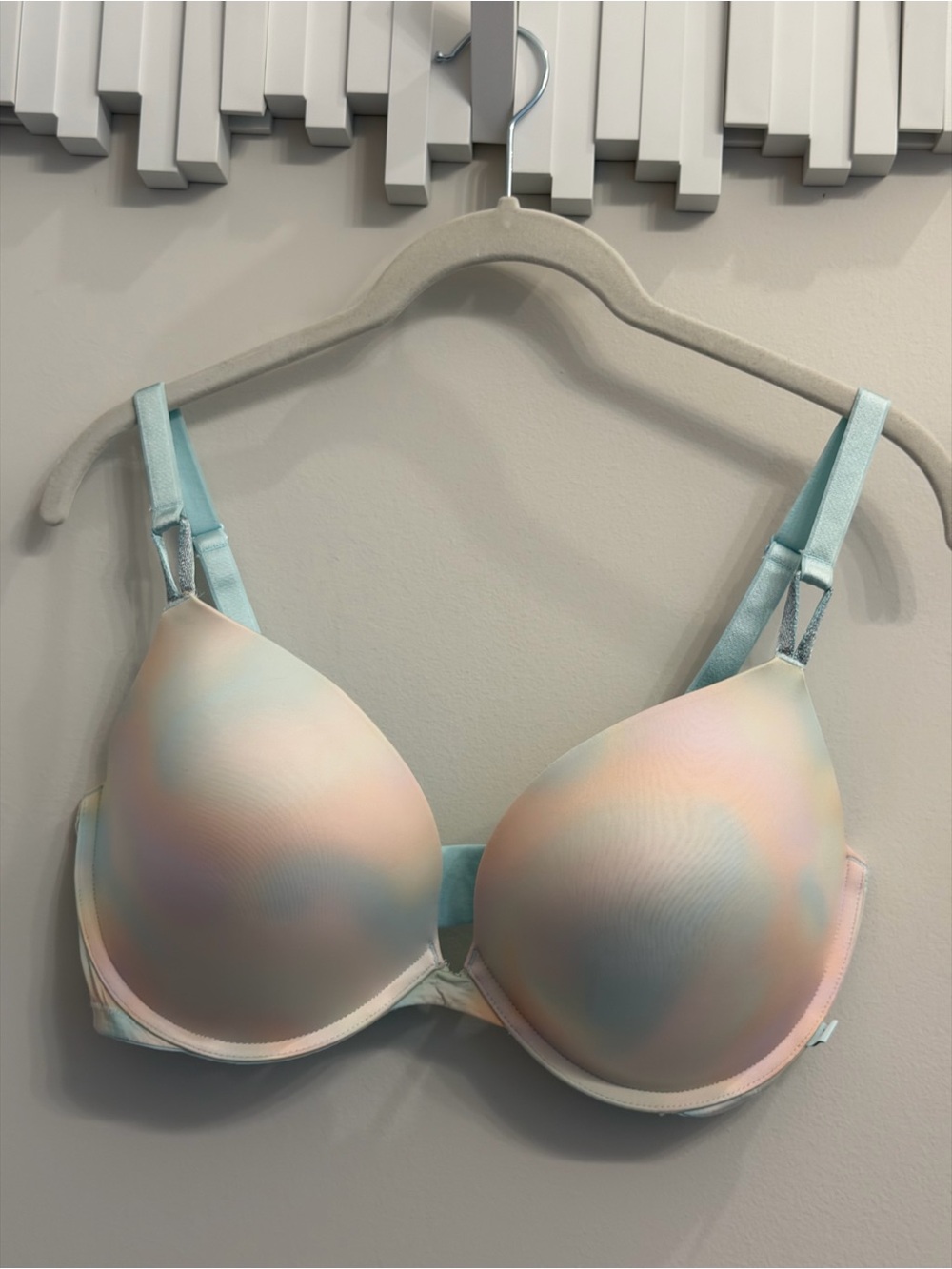 Victoria’s Secret T-Shirt Push-Up Bra | Pastel Rainbow Ombre | 36DD